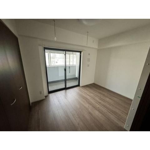 居室・リビング　室内