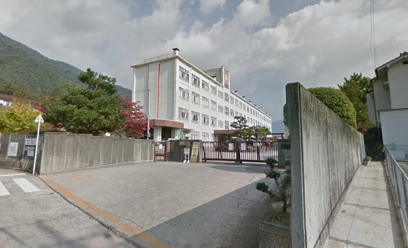 小学校　広島市立梅林小学校（小学校）まで889m