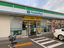 コンビニ　ファミリーマート 田柄豊島園通り店（コンビニ）まで595m