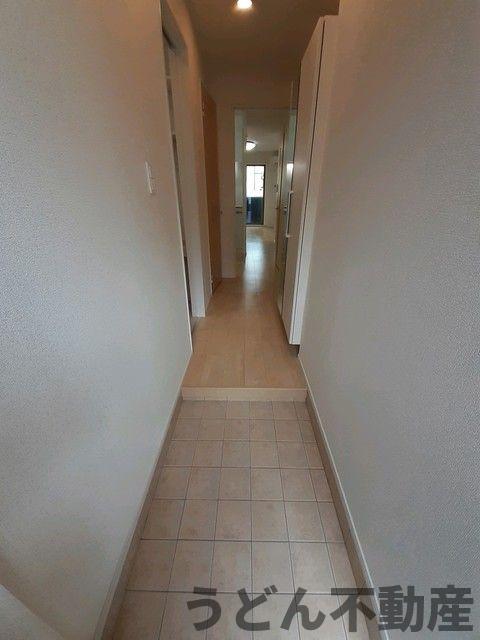 玄関　うどん県のお部屋探しはうどん不動産へ うどんちゃんとLINE