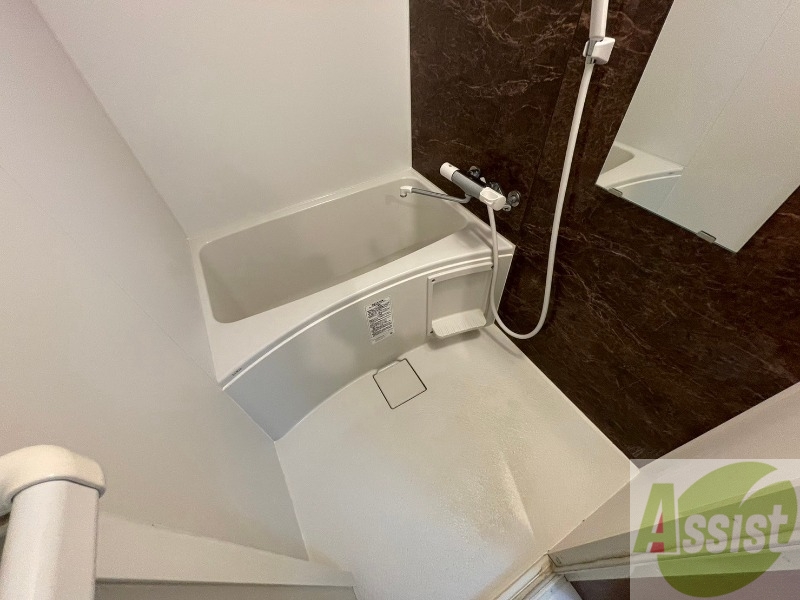 バス・シャワールーム　お風呂になります。一日の疲れを癒してくださいね。