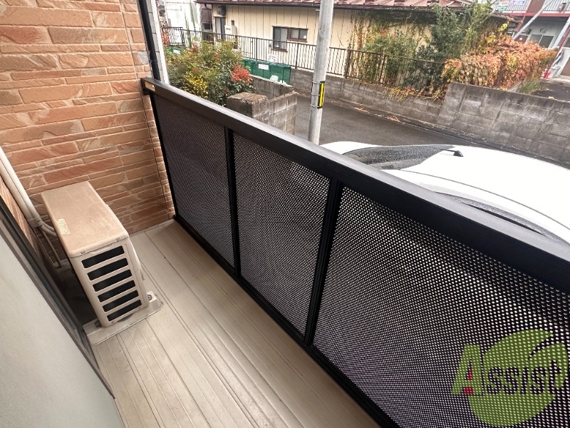 バルコニー　こちらのバルコニーで洗濯物干しはバッチリです。