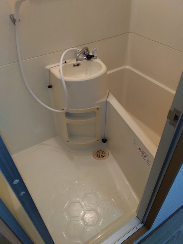 バス・シャワールーム　同建物同号室の室内写真です。(201号室)