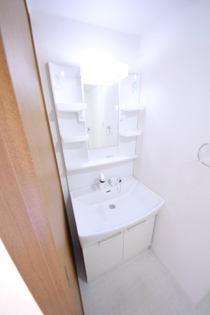 洗面設備　～身だしなみはこちら～別号室参考写真