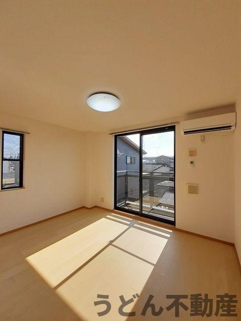居室・リビング　うどん県のお部屋探しはうどん不動産へ うどんちゃんとLINE