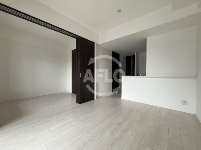 居室・リビング　ソルレヴェンテ江坂広芝町　リビング