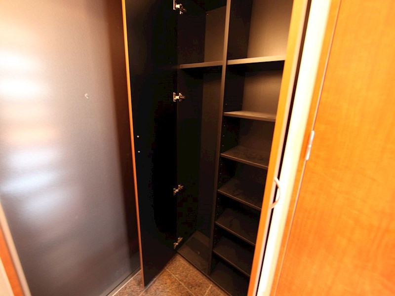 玄関　玄関　シューズボックス付（収納充実してます）