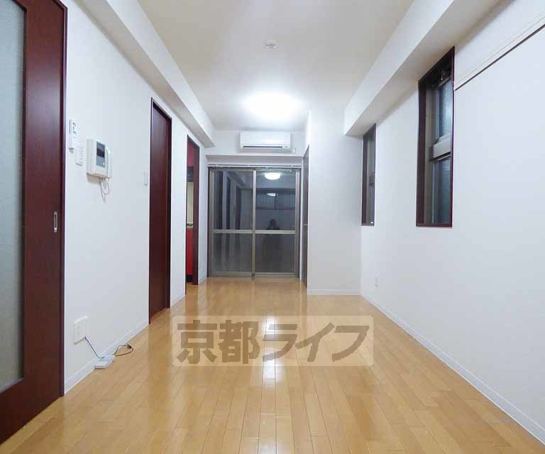 居室・リビング　広々としたお部屋です。