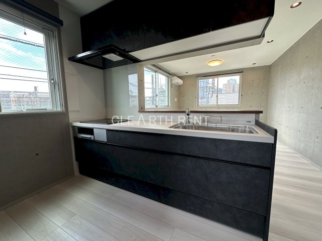 キッチン　毎日のお手入れが楽なIHタイプのキッチン/グリル付/広々とし