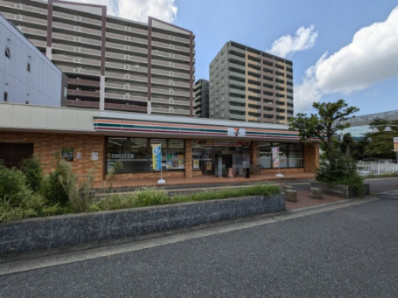 コンビニ　セブン-イレブン 入間豊岡１丁目店（コンビニ）まで626m