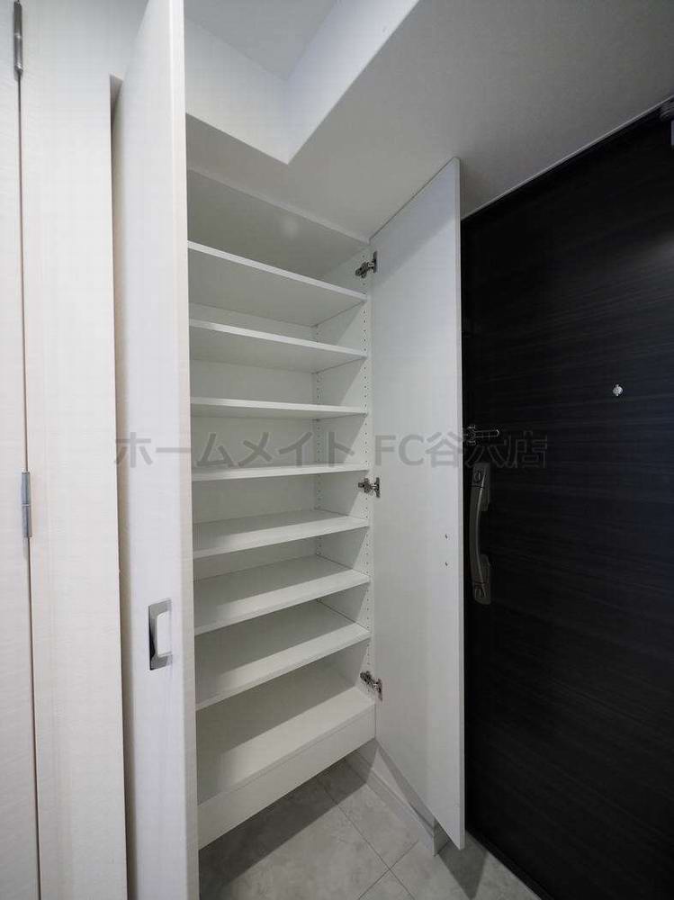 玄関　サムティ本町橋IIMEDIUS