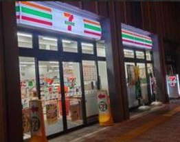コンビニ　セブンイレブン 文京伝通院前店（コンビニ）まで478m