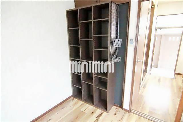 収納　小さな棚があります