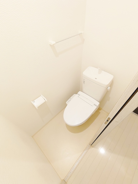 トイレ　暖房便座付きシャワートイレ