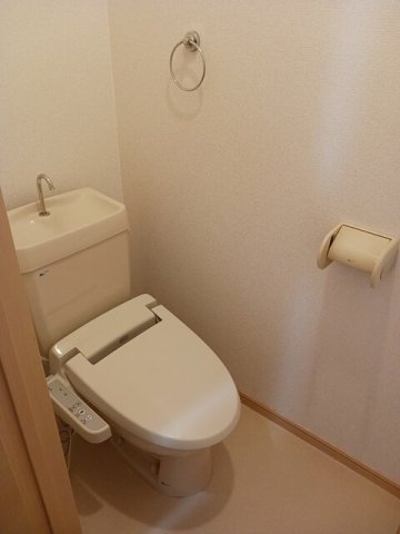 トイレ　トイレもきれいです