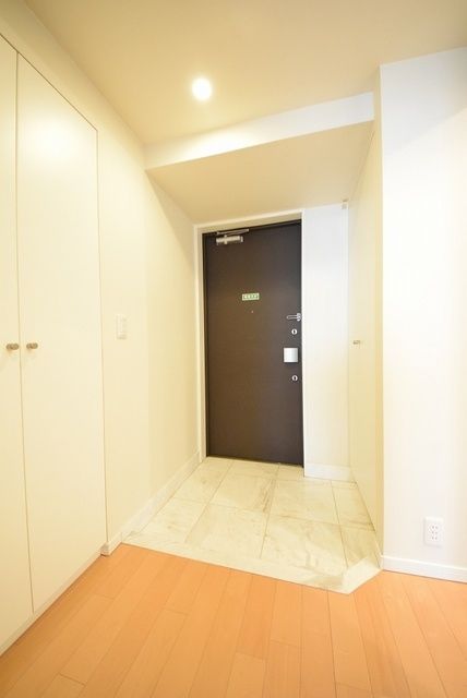 玄関　★参考写真・部屋により内装が異なります★