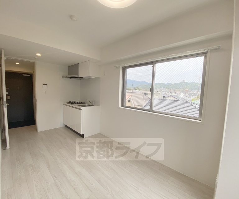 居室・リビング　落ち着いた雰囲気のお部屋です