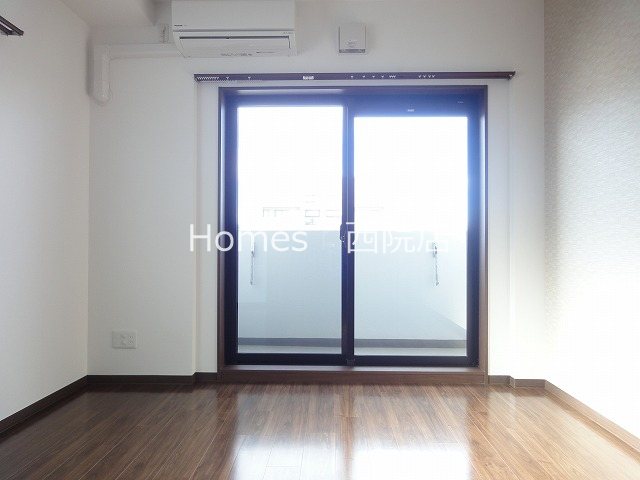 居室・リビング　別号室参考写真