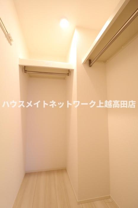 収納　ウォークインクローゼット