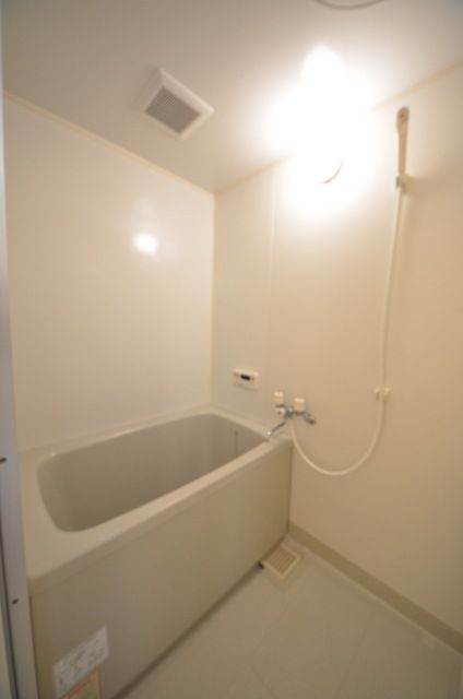 バス・シャワールーム　★追焚機能・浴室乾燥機完備★