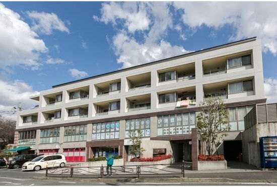 建物外観　オートロック完備