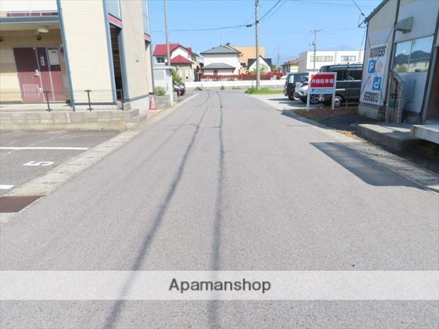 その他　前面道路（その他）まで0m