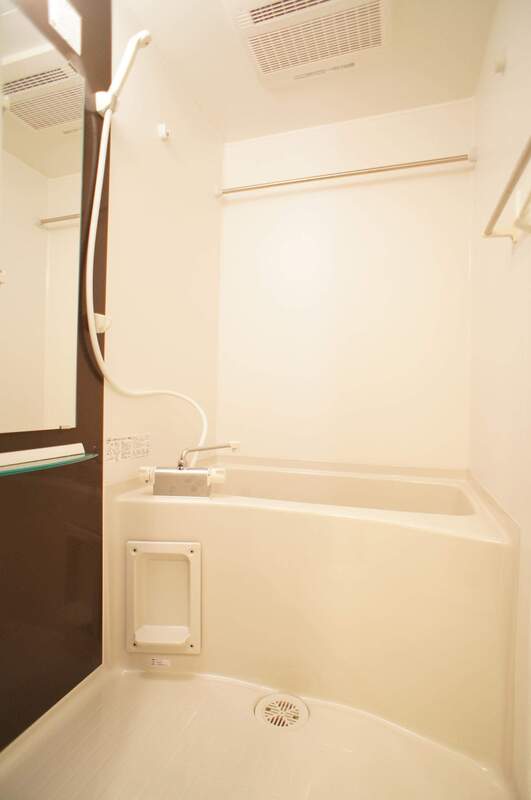 バス・シャワールーム　浴室乾燥機付き♪
