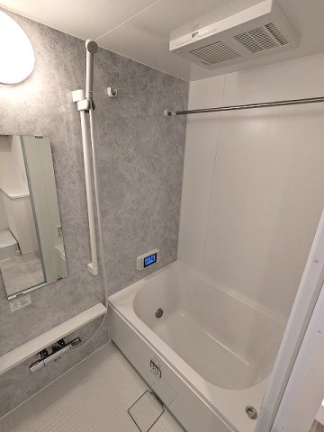 バス・シャワールーム　追焚オートバス、浴室換気乾燥機、24時間換気システム、浴室T