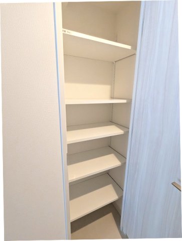 玄関　収納豊富なトールタイプのシューズBOXです