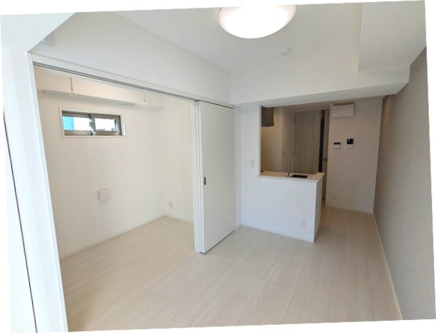 居室・リビング　フロアにより、ナチュラルとホワイトの内装がお選び頂けます イ