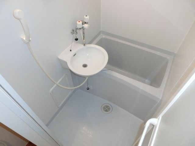 バス・シャワールーム　バスルーム