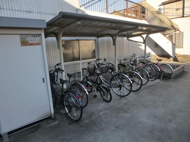 その他共有部分　敷地内屋根付き駐輪場