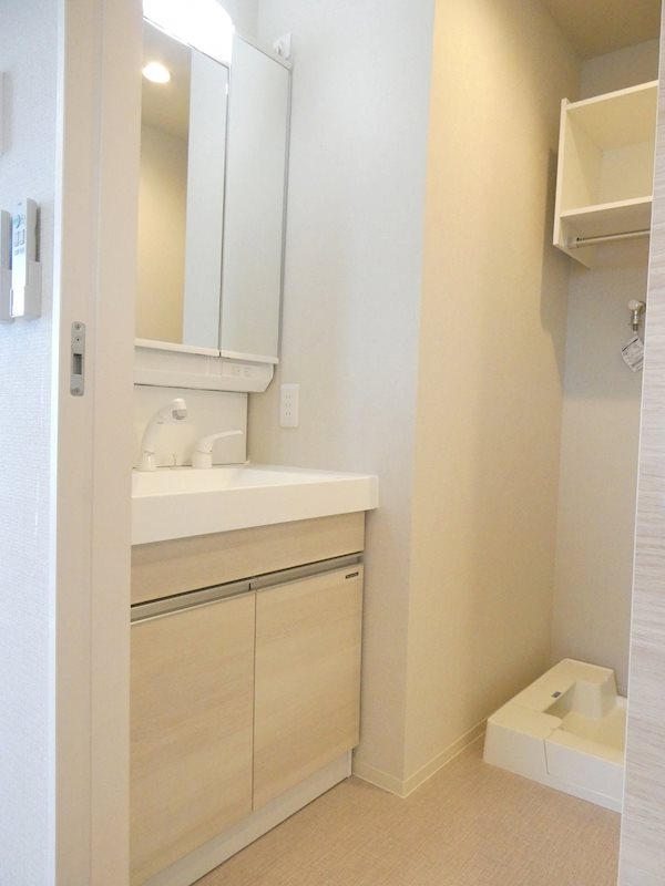 洗面設備　画像は704号室です（参考）