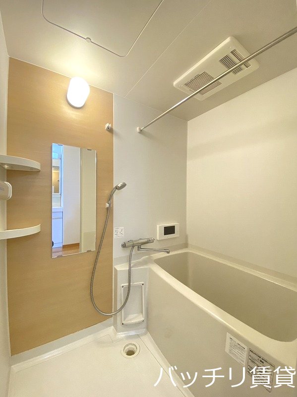 バス・シャワールーム　＊画像は同型タイプの為、現状を優先いたします