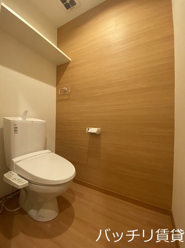 トイレ　＊画像は同型タイプの為、現状を優先いたします