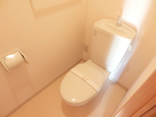 トイレ　シンプルなトイレです。
