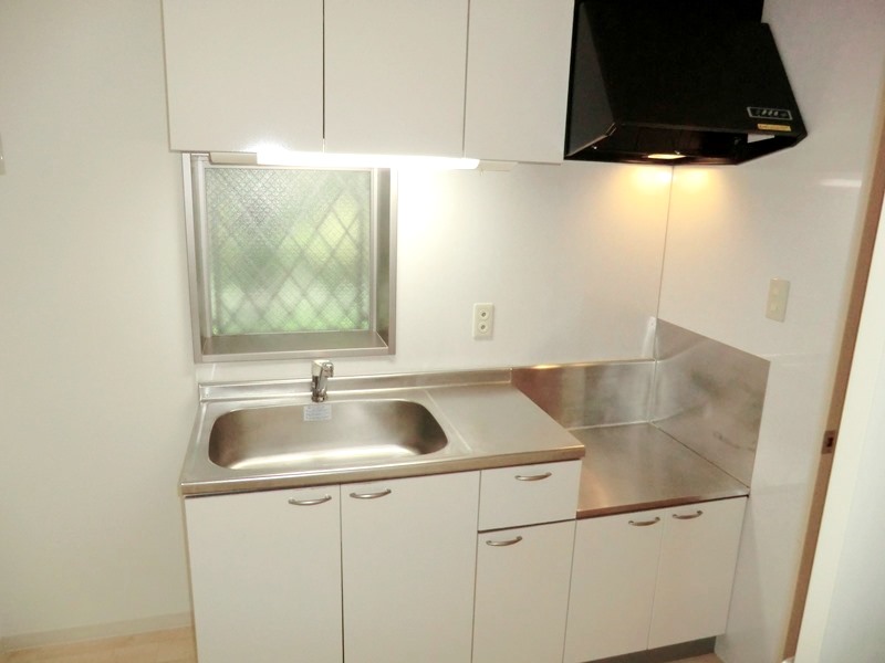 キッチン　壁付けキッチンでスペースを最大限有効活用できます！