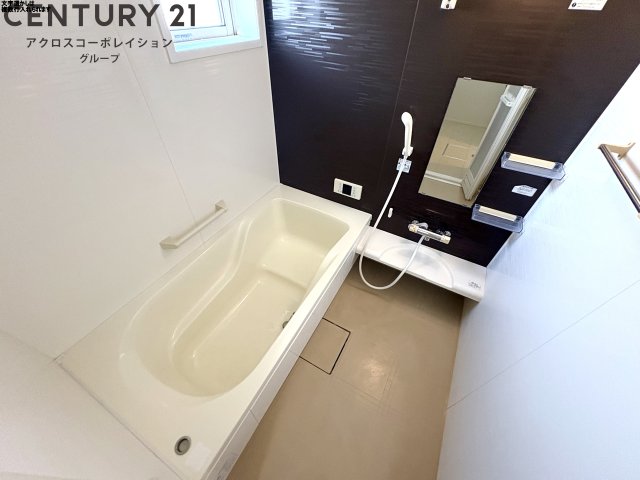 バス・シャワールーム　浴室乾燥機、追い焚き機能付きです！