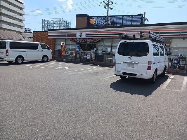 コンビニ　セブンイレブン宇谷町店様（コンビニ）まで550m
