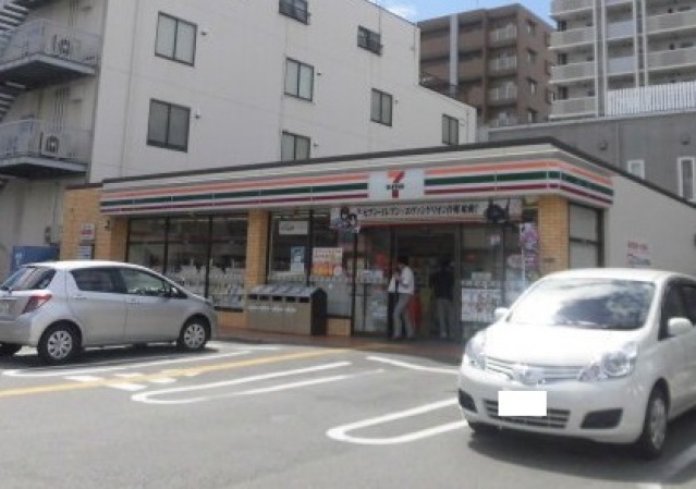 コンビニ　セブンイレブン（コンビニ）まで400m
