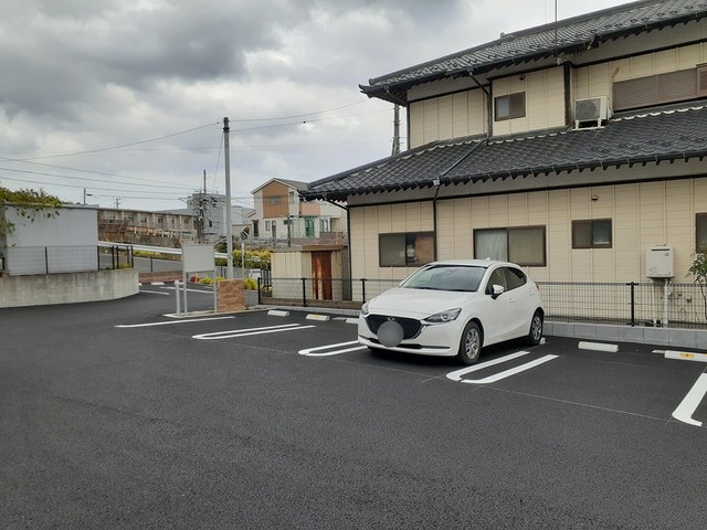 駐車場　舗装駐車場