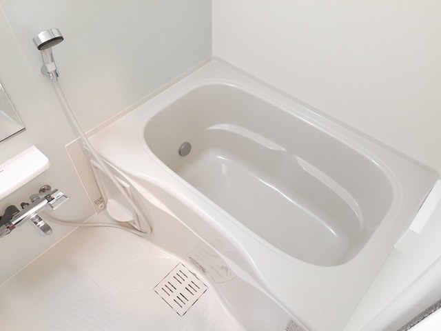 バス・シャワールーム　シャワー・追い焚き給湯