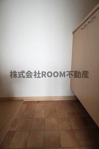 エントランス　落ち着いたエントランスです