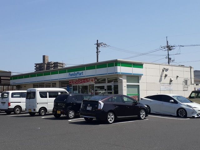 コンビニ　ファミリーマート岡南店（コンビニ）まで450m