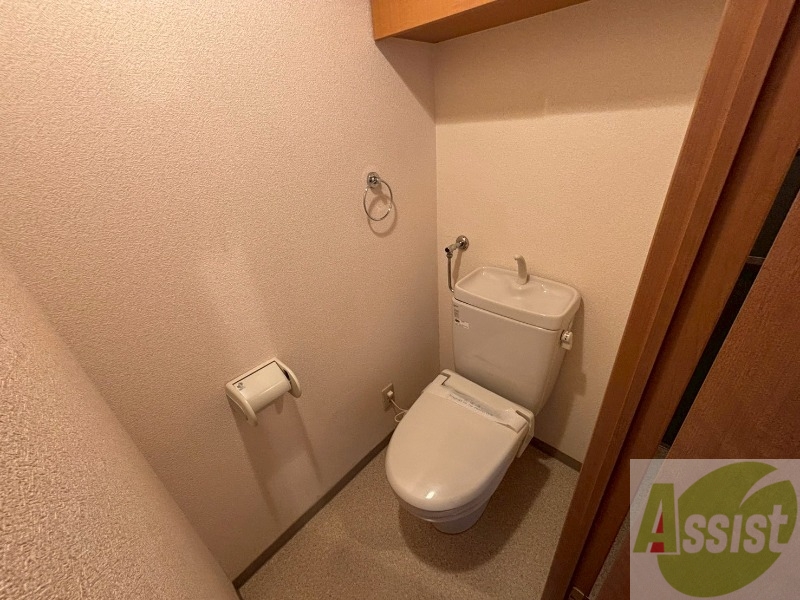 トイレ　こちらはトイレです。清潔感があり、安心して使用できます。