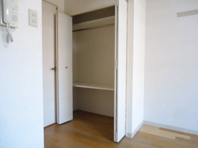 収納　奥行きもしっかりあるクローゼット