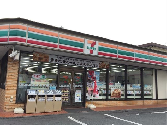コンビニ　セブンイレブン浜松アリーナ前店（コンビニ）まで300m