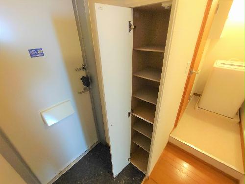 玄関　設備・仕様は号室により異なる為、現況を優先致します。