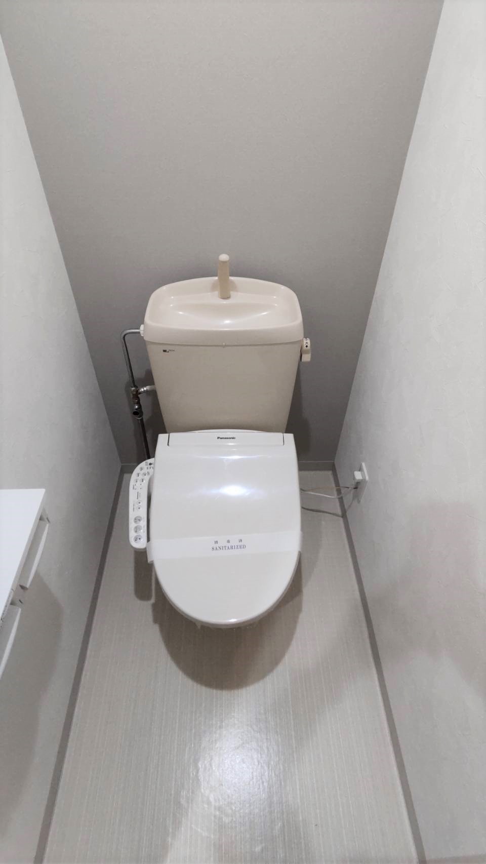トイレ　ウォシュレット機能付きです