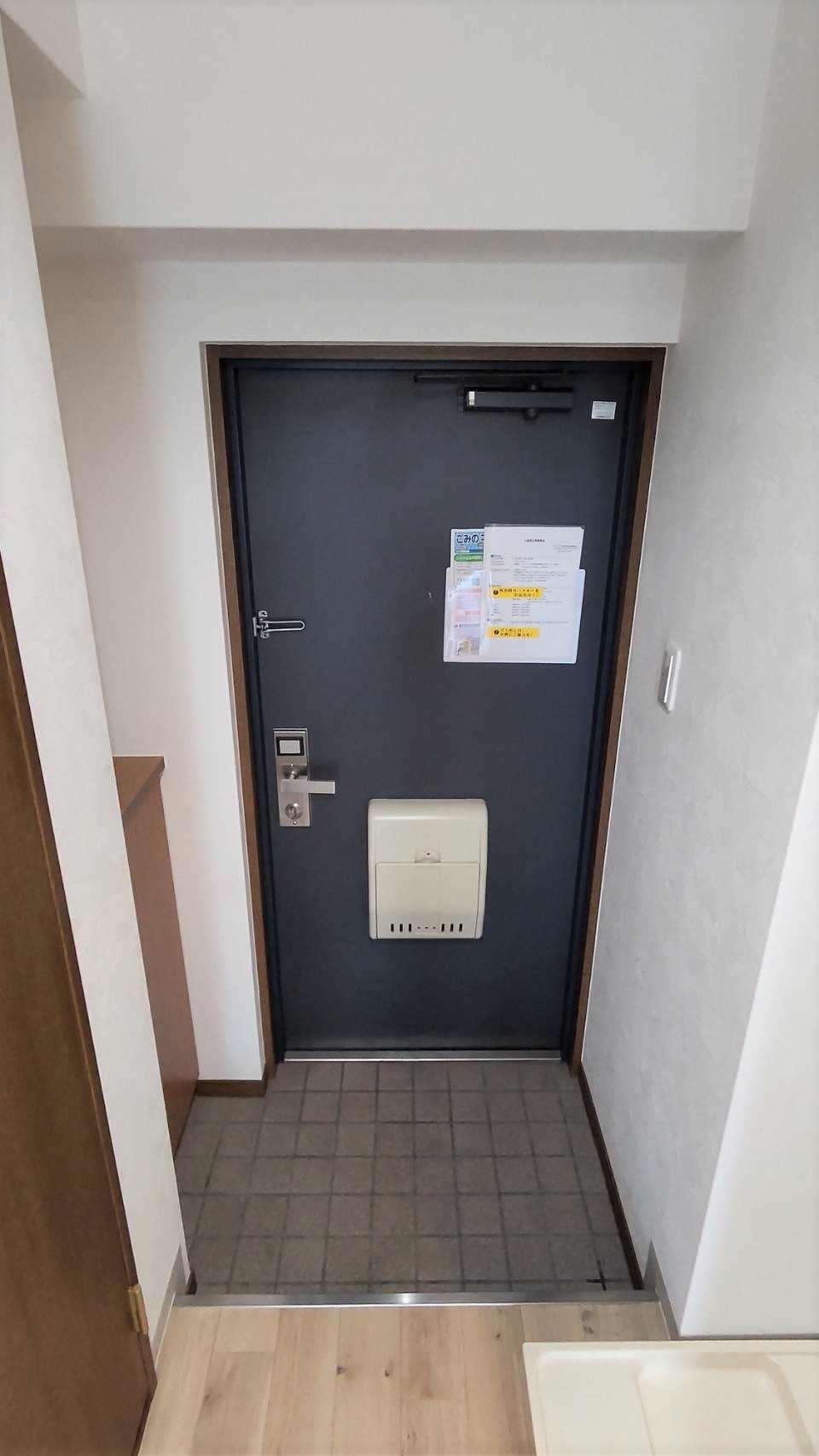 玄関　シューズ収納あります